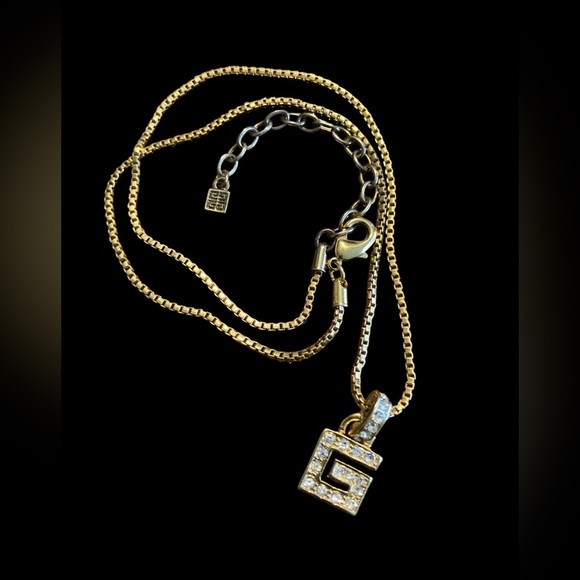 Dainty Blingy Crystal Gold Tone Givenchy G Logo Box Chain Pendant Necklace 16” - Picture 3 of 9